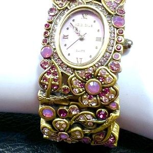 Heidi Daus size: Medium/Large Swarovski Crystals Vintage Bracelet Watch EUC
